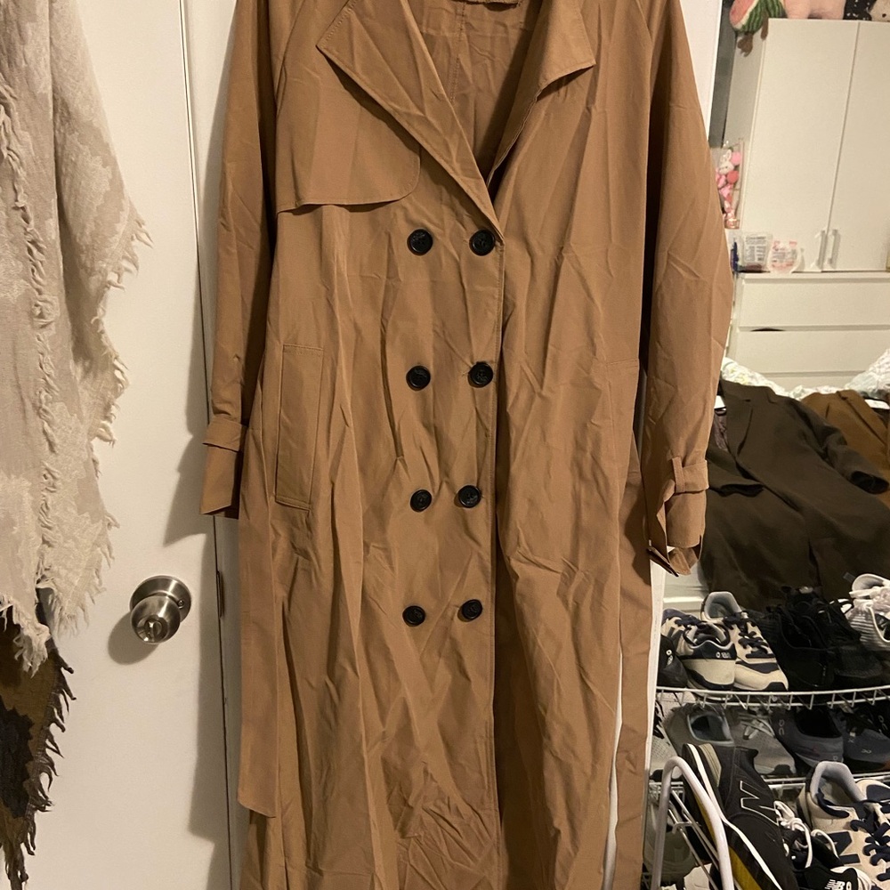 Classic Tan Double-Breasted Women's Trench Coat